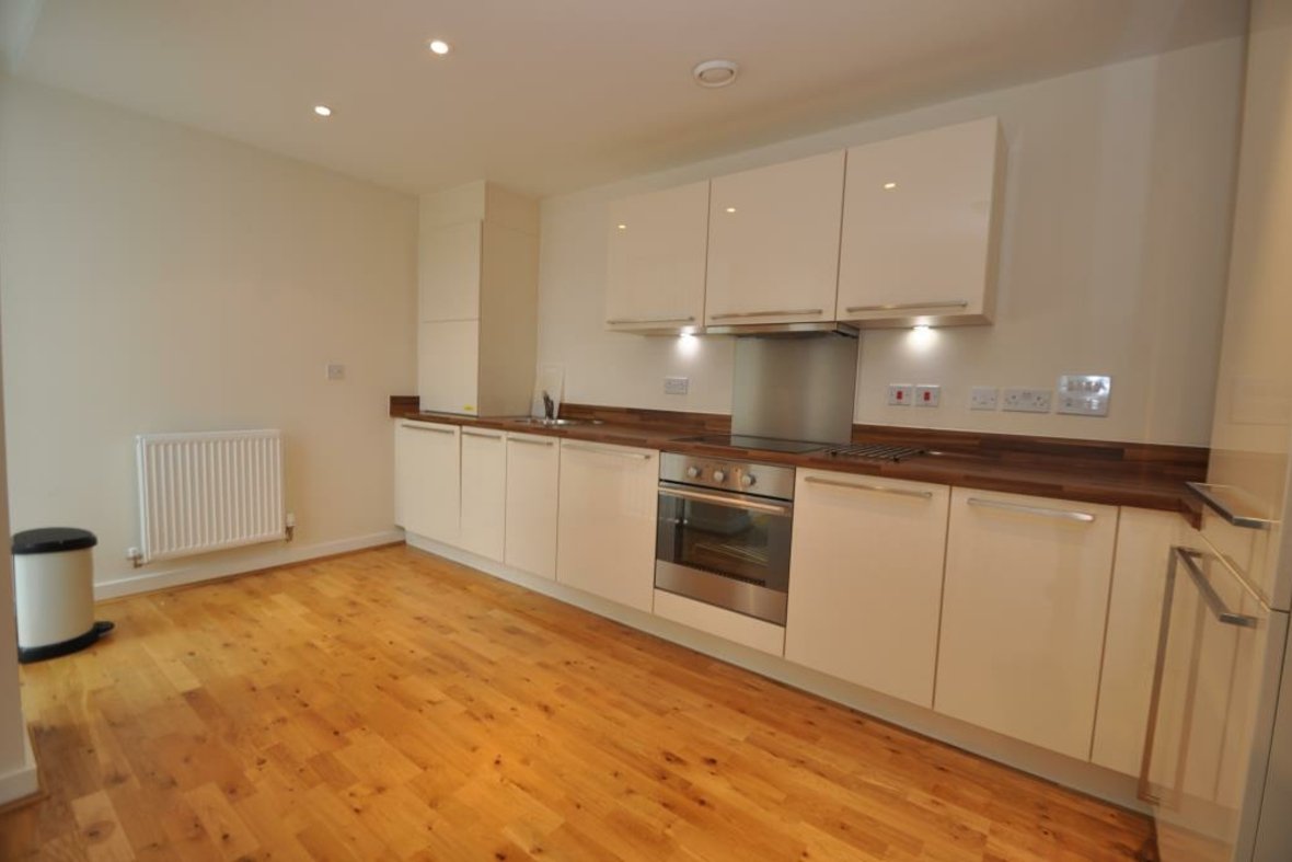 2 Bedroom Apartment Let Agreed in Newsom Place, Lemsford Road, St. Albans - View 8 - Collinson Hall