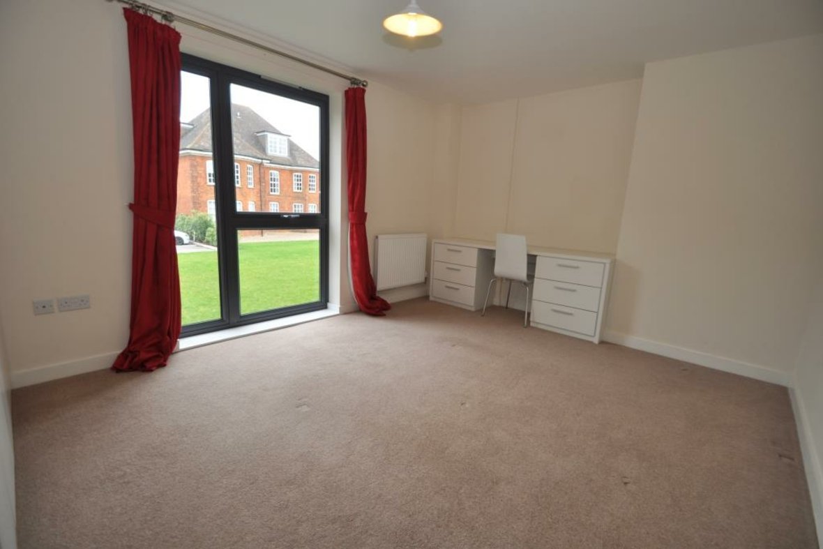 2 Bedroom Apartment Let Agreed in Newsom Place, Lemsford Road, St. Albans - View 4 - Collinson Hall