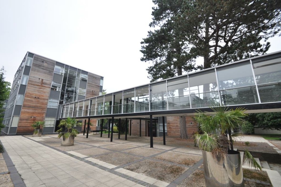 2 Bedroom Apartment Let Agreed in Newsom Place, Lemsford Road, St. Albans - View 1 - Collinson Hall