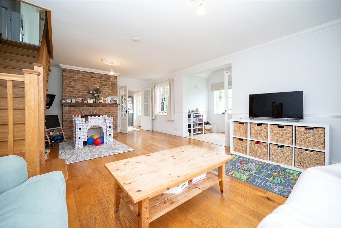 2 Bedroom House Let AgreedHouse Let Agreed in Childwick Green, Childwickbury, St. Albans - View 4 - Collinson Hall