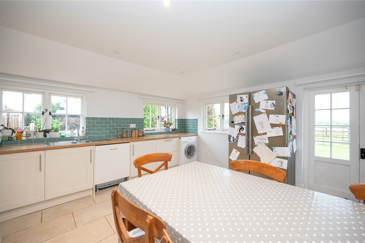 2 Bedroom House Let AgreedHouse Let Agreed in Childwick Green, Childwickbury, St. Albans - View 8 - Collinson Hall