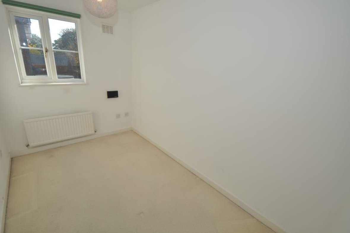 2 Bedroom House Let AgreedHouse Let Agreed in De Tany Court, St. Albans, Hertfordshire - View 10 - Collinson Hall