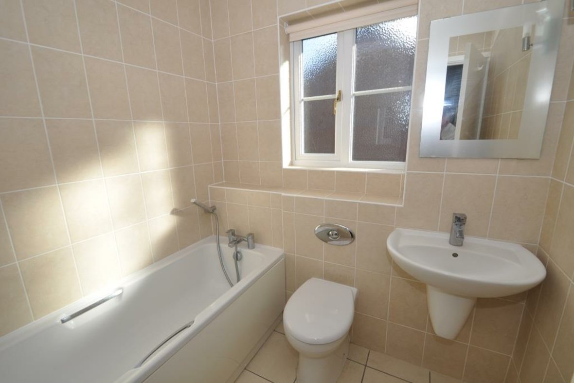 2 Bedroom House Let AgreedHouse Let Agreed in De Tany Court, St. Albans, Hertfordshire - View 8 - Collinson Hall