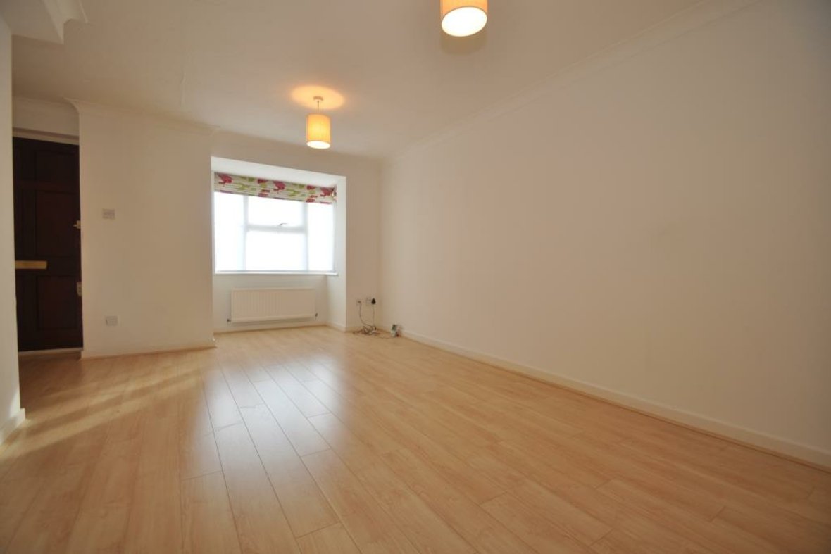 2 Bedroom House Let AgreedHouse Let Agreed in De Tany Court, St. Albans, Hertfordshire - View 4 - Collinson Hall