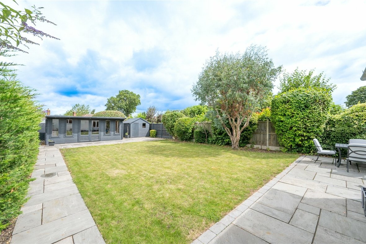3 Bedroom Bungalow Sold Subject to ContractBungalow Sold Subject to Contract in Hollybush Avenue, St. Albans, Hertfordshire - View 10 - Collinson Hall