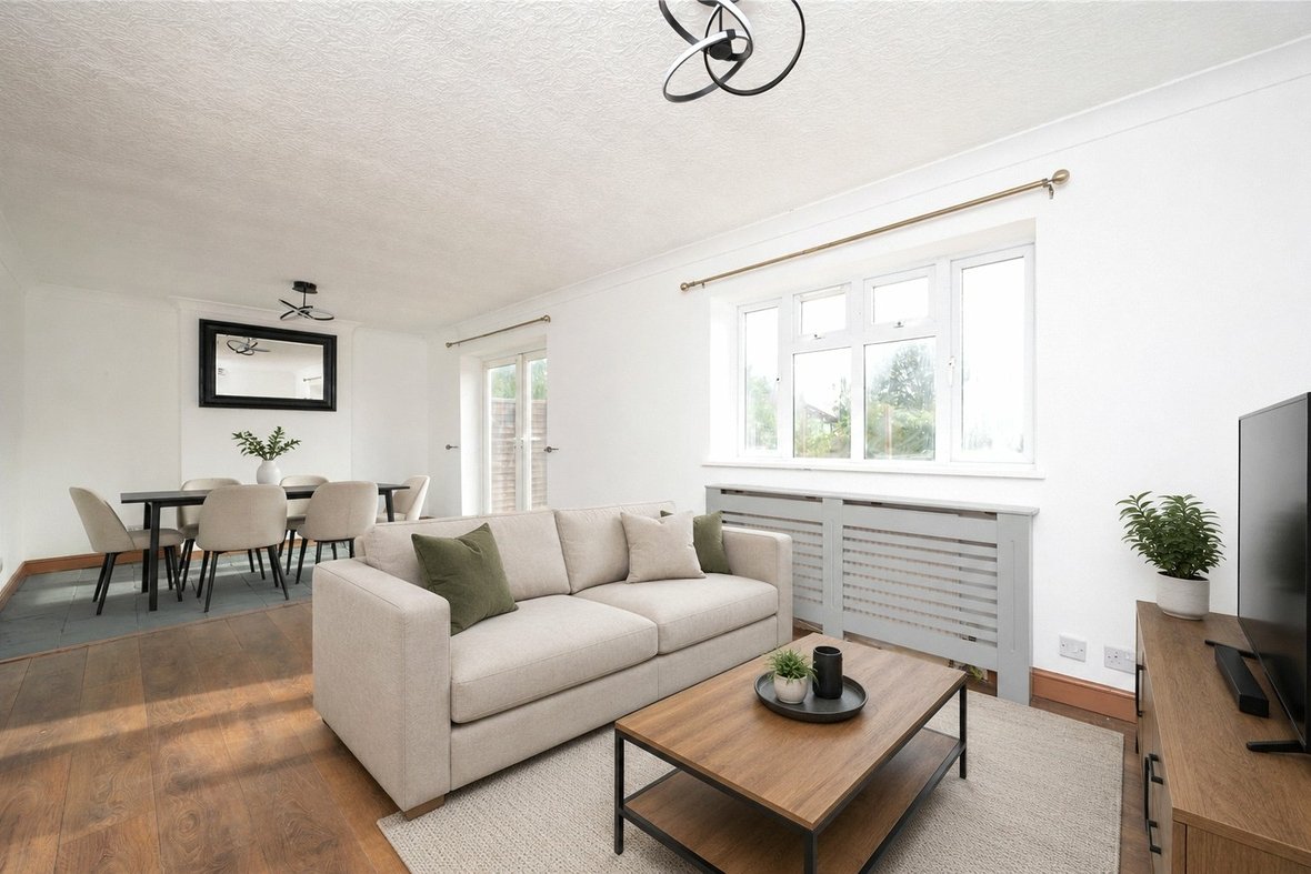 3 Bedroom House LetHouse Let in Wilga Road, Welwyn, Hertfordshire - View 1 - Collinson Hall
