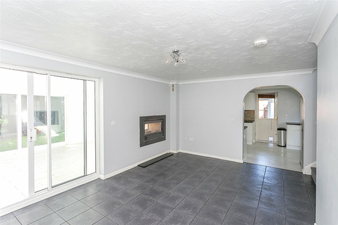 3 Bedroom House For SaleHouse For Sale in Hamlet Close, Bricket Wood, St. Albans - View 4 - Collinson Hall