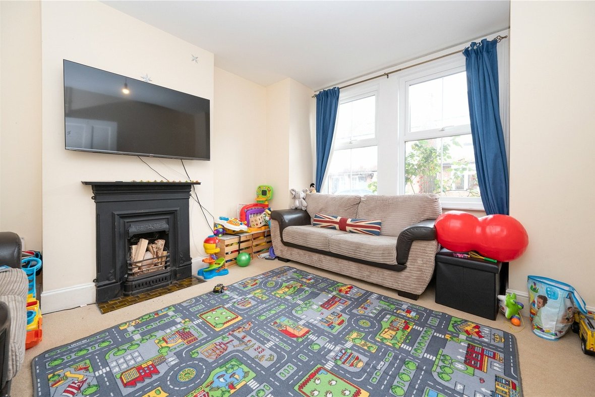 2 Bedroom House To LetHouse To Let in Cape Road, St. Albans, Hertfordshire - View 2 - Collinson Hall