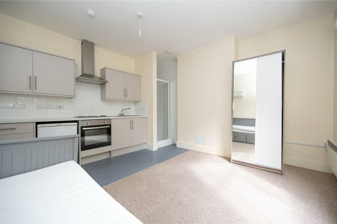 1 Bedroom Apartment Let AgreedApartment Let Agreed in Alma Road, St. Albans, Hertfordshire - View 3 - Collinson Hall