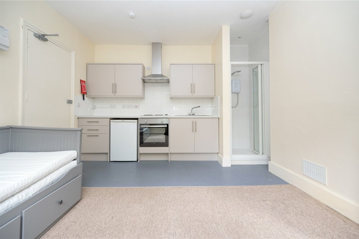 1 Bedroom Apartment Let AgreedApartment Let Agreed in Alma Road, St. Albans, Hertfordshire - View 4 - Collinson Hall