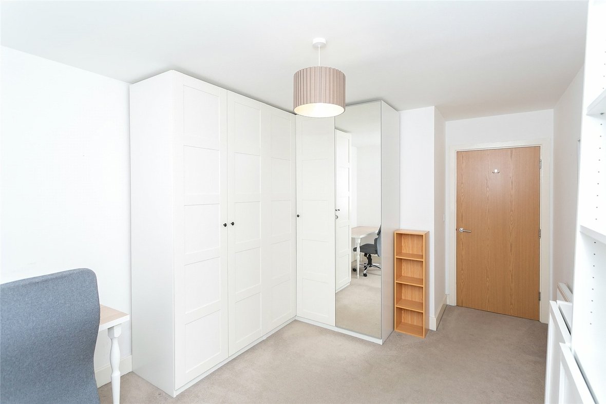 2 Bedroom Apartment Let AgreedApartment Let Agreed in Charrington Place, St. Albans, Hertfordshire - View 9 - Collinson Hall