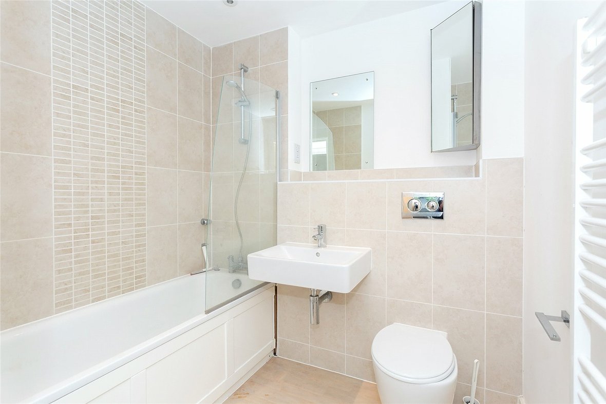 2 Bedroom Apartment Let AgreedApartment Let Agreed in Charrington Place, St. Albans, Hertfordshire - View 6 - Collinson Hall