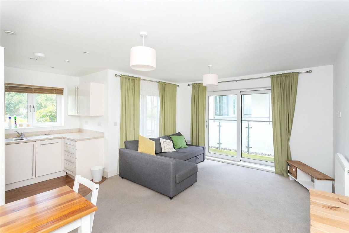 2 Bedroom Apartment Let AgreedApartment Let Agreed in Charrington Place, St. Albans, Hertfordshire - View 3 - Collinson Hall