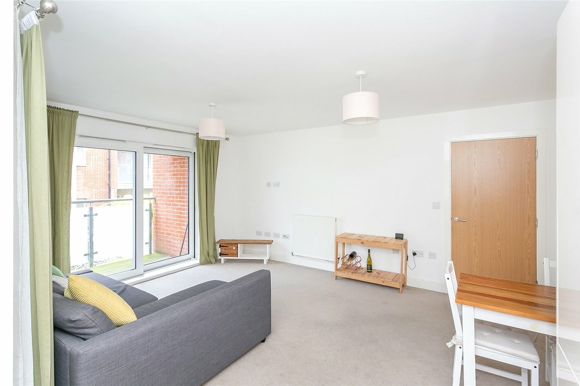 2 Bedroom Apartment Let AgreedApartment Let Agreed in Charrington Place, St. Albans, Hertfordshire - View 12 - Collinson Hall