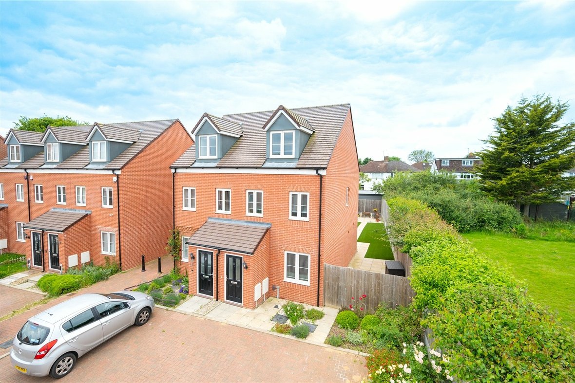 3 Bedroom House Sold Subject to ContractHouse Sold Subject to Contract in Shakespeare Close, St. Albans, Hertfordshire - View 1 - Collinson Hall