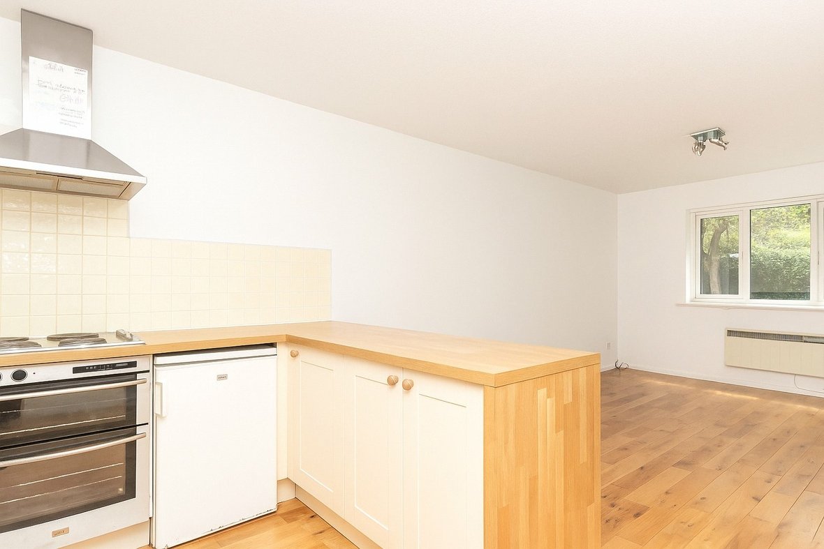 1 Bedroom Apartment To LetApartment To Let in Canterbury Court, Battlefield Road, St. Albans - View 4 - Collinson Hall