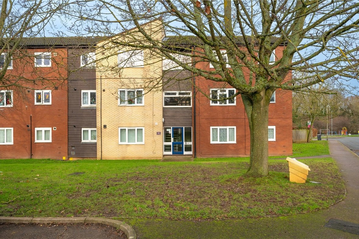 2 Bedroom Apartment Sold Subject to ContractApartment Sold Subject to Contract in Vesta Avenue, St. Albans, Hertfordshire - View 9 - Collinson Hall