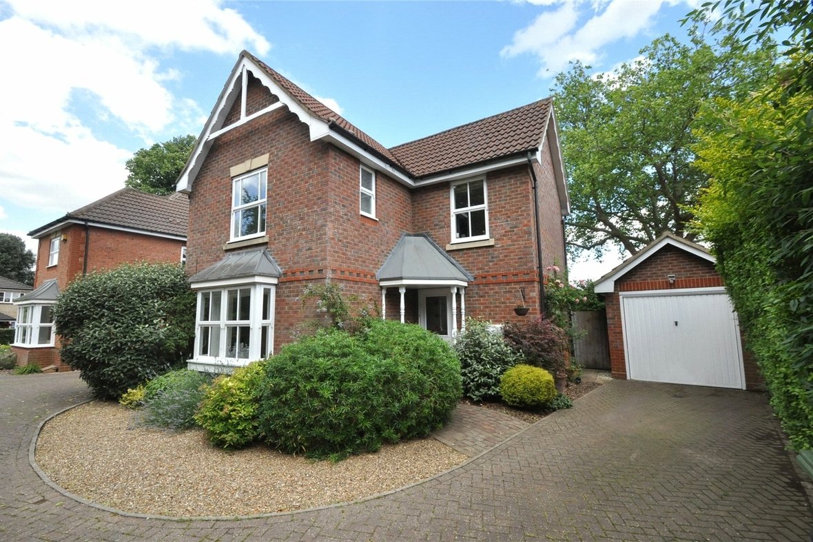3 Bedroom House LetHouse Let in Bramley Way, St. Albans, Hertfordshire - View 1 - Collinson Hall