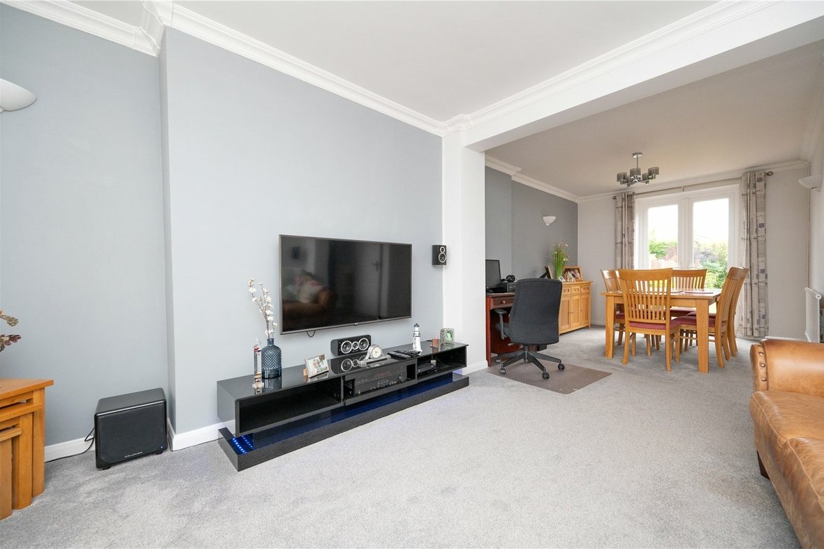 3 Bedroom House LetHouse Let in Hobbs Hill Road, Hemel Hempstead, Hertfordshire - View 2 - Collinson Hall