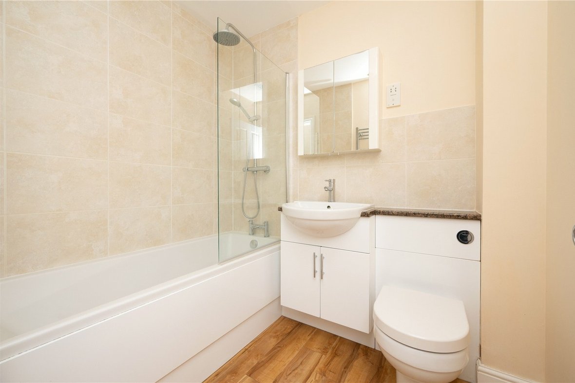 2 Bedroom Apartment To LetApartment To Let in Ashtree Court, St. Albans, Hertfordshire - View 5 - Collinson Hall