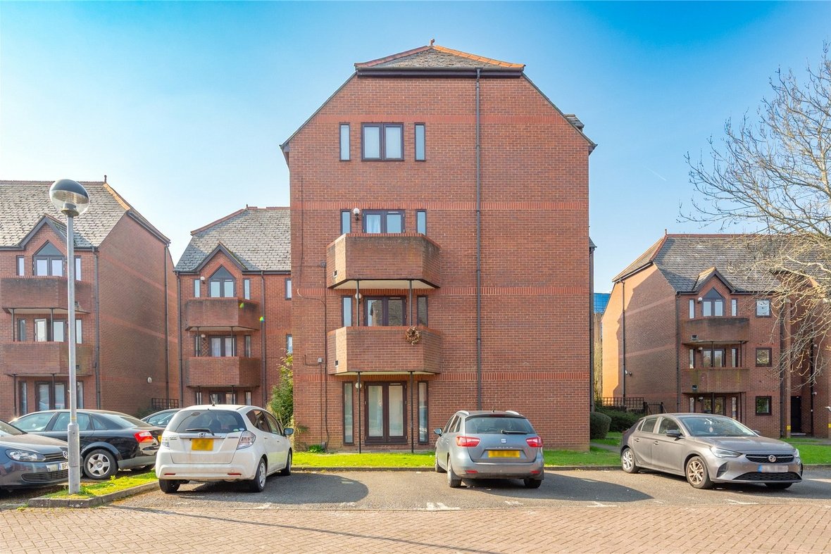 2 Bedroom Apartment To LetApartment To Let in Ashtree Court, St. Albans, Hertfordshire - View 11 - Collinson Hall