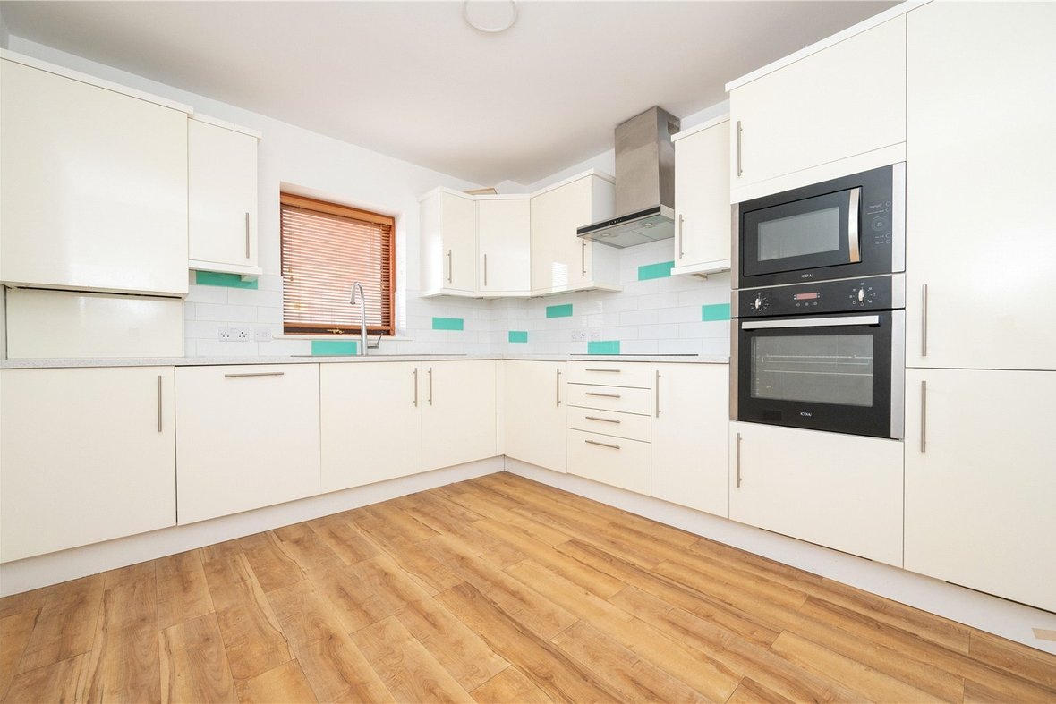 2 Bedroom Apartment To LetApartment To Let in Ashtree Court, St. Albans, Hertfordshire - View 2 - Collinson Hall