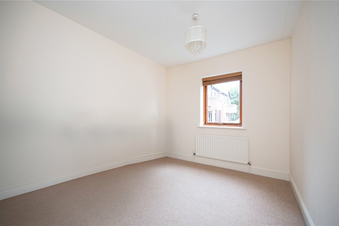 2 Bedroom Apartment LetApartment Let in Ashtree Court, St. Albans, Hertfordshire - View 7 - Collinson Hall