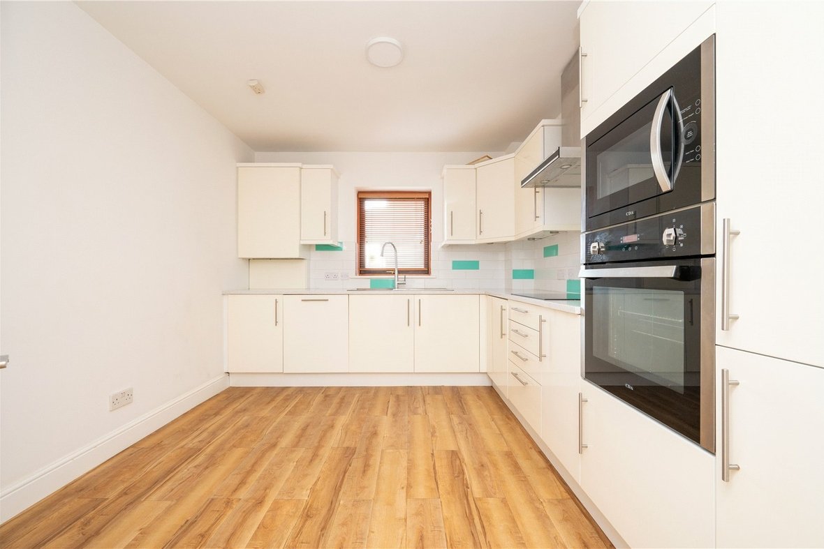 2 Bedroom Apartment To LetApartment To Let in Ashtree Court, St. Albans, Hertfordshire - View 6 - Collinson Hall