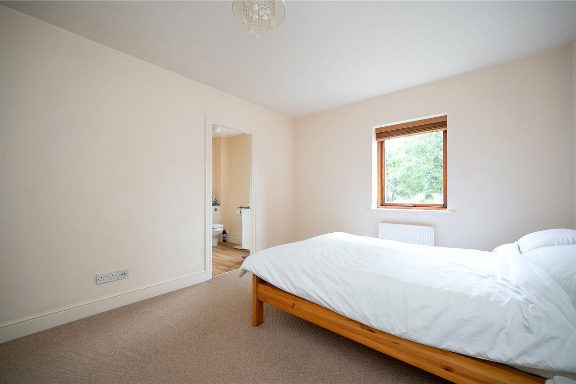 2 Bedroom Apartment LetApartment Let in Ashtree Court, St. Albans, Hertfordshire - View 9 - Collinson Hall