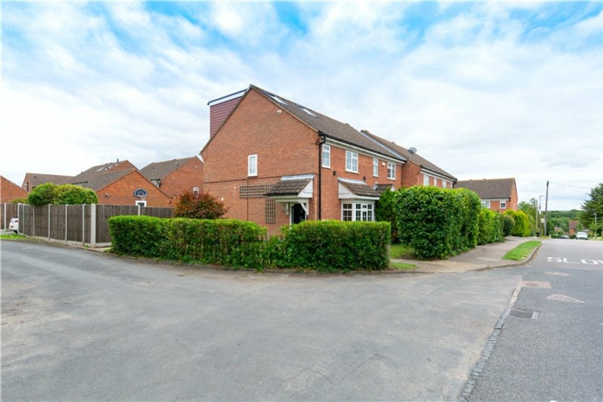 4 Bedroom House Sold Subject to Contract in Watling View, St. Albans, Hertfordshire - View 15 - Collinson Hall