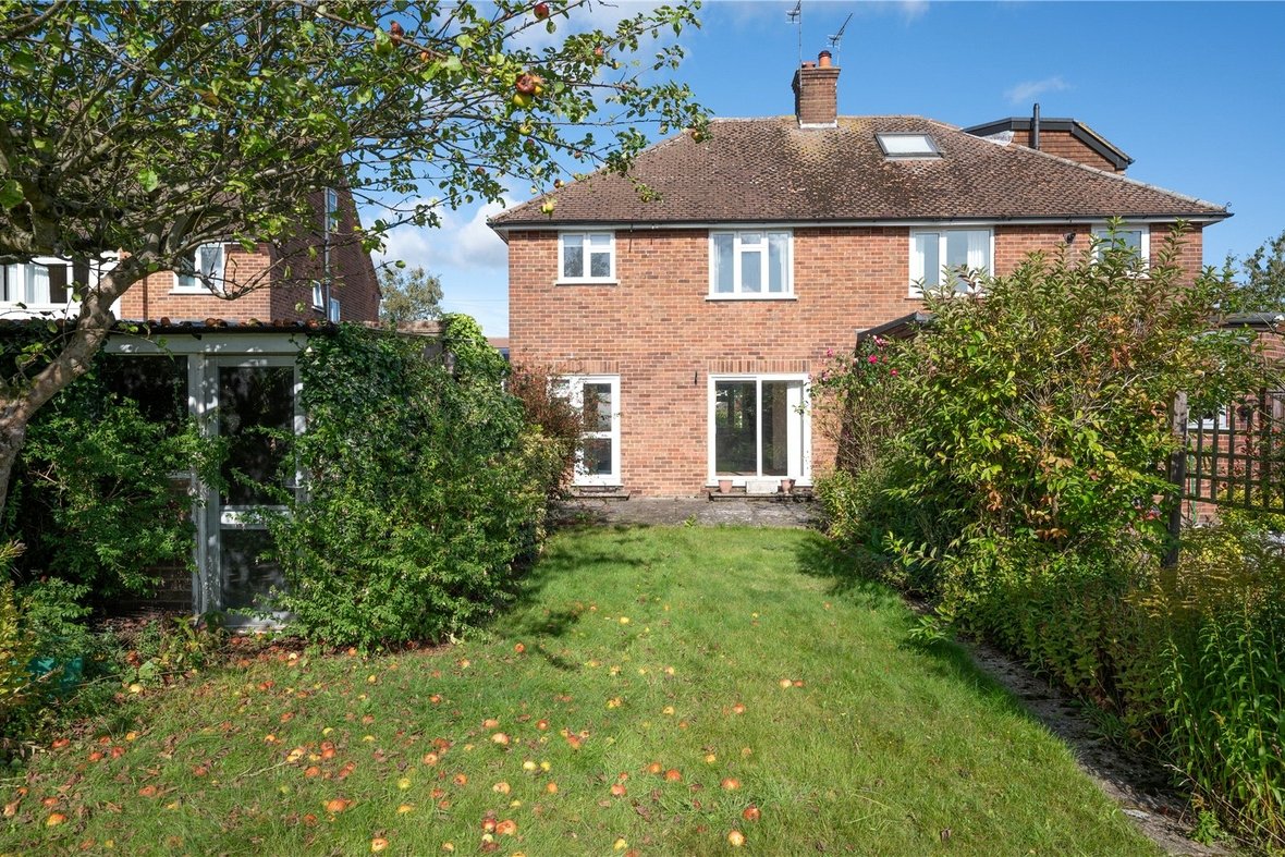 3 Bedroom House Sold Subject to ContractHouse Sold Subject to Contract in The Ridgeway, St. Albans, Hertfordshire - View 13 - Collinson Hall
