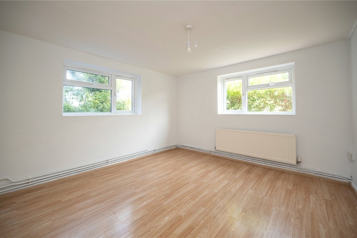 3 Bedroom Apartment LetApartment Let in Talbot Road, Hatfield, Hertfordshire - View 2 - Collinson Hall