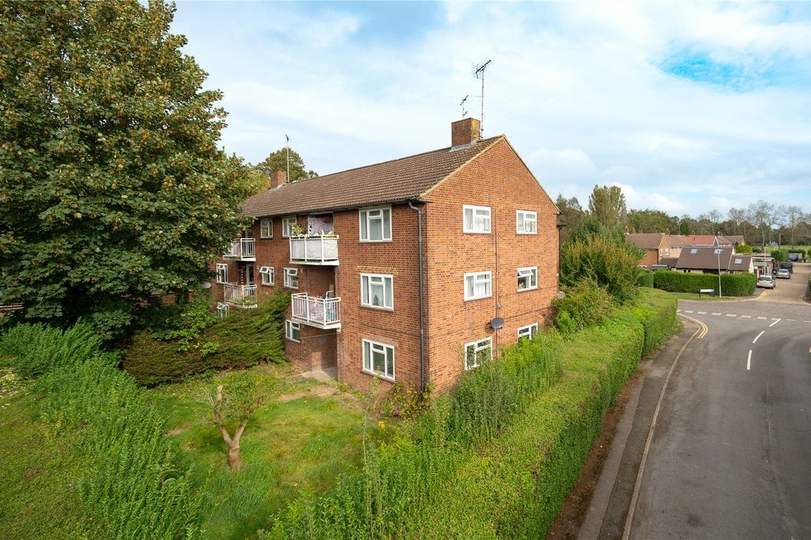 3 Bedroom Apartment LetApartment Let in Talbot Road, Hatfield, Hertfordshire - View 1 - Collinson Hall