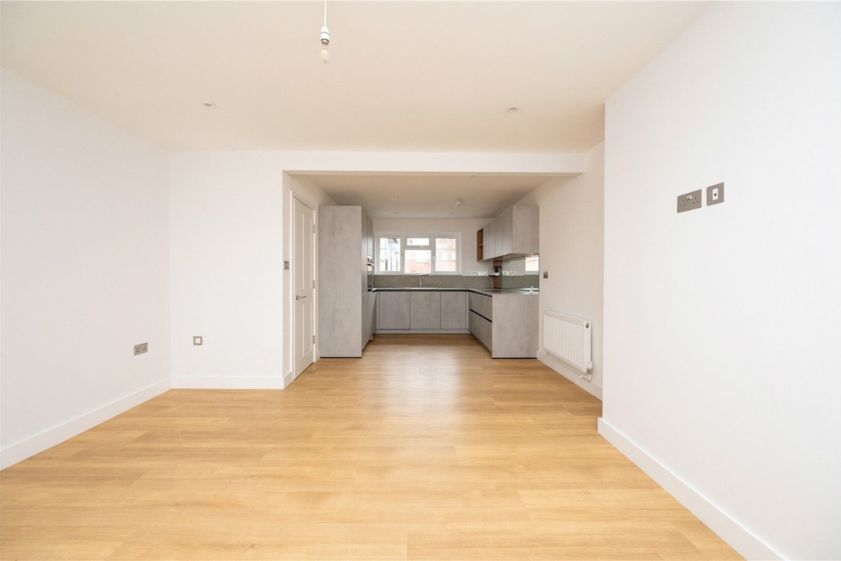 2 Bedroom Apartment LetApartment Let in The Lawns, Mount Pleasant, St. Albans - View 11 - Collinson Hall