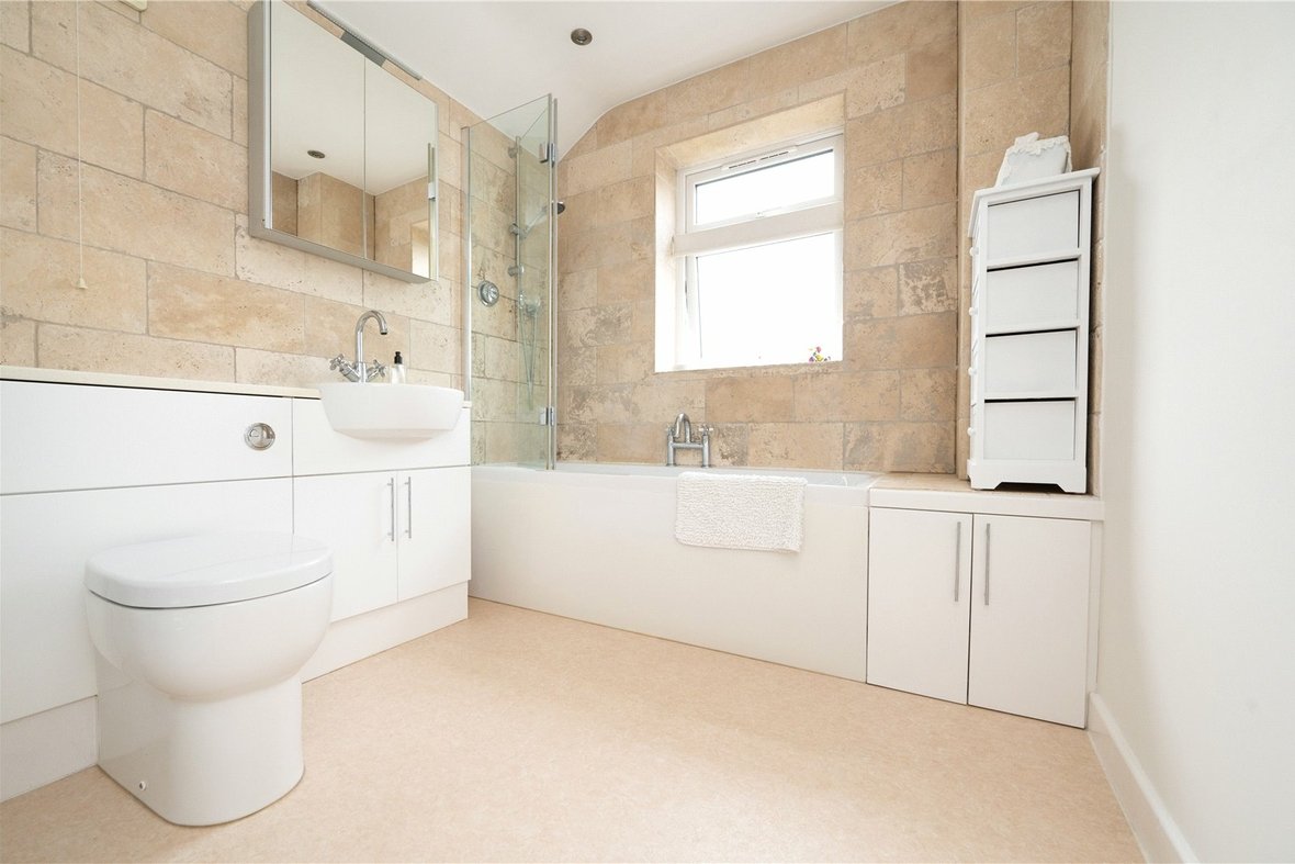 2 Bedroom House LetHouse Let in Cavendish Road, St. Albans, Hertfordshire - View 5 - Collinson Hall