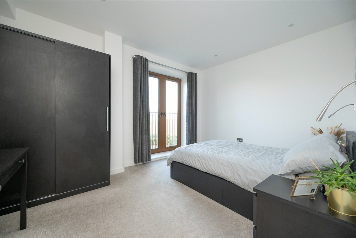 2 Bedroom Apartment Sold Subject to ContractApartment Sold Subject to Contract in Grosvenor Road, St. Albans, Hertfordshire - View 4 - Collinson Hall