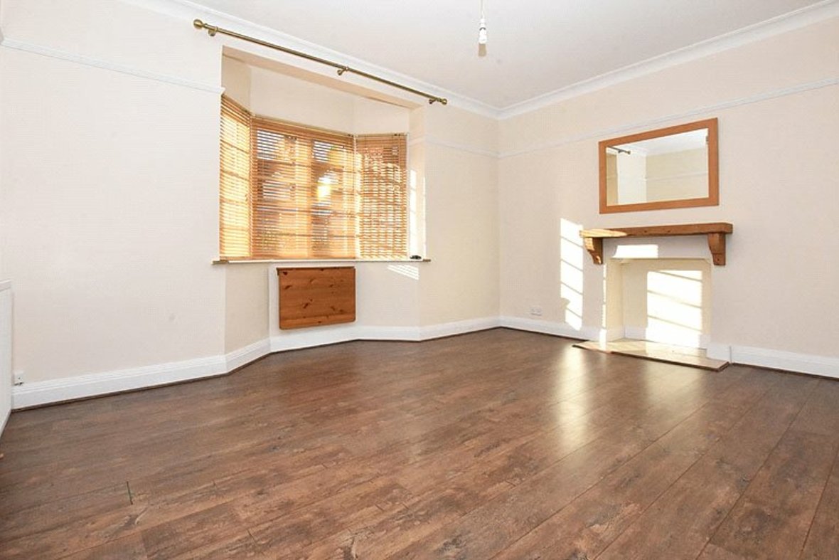 2 Bedroom Apartment LetApartment Let in Abbey Court, Holywell Hill, St. Albans - View 2 - Collinson Hall