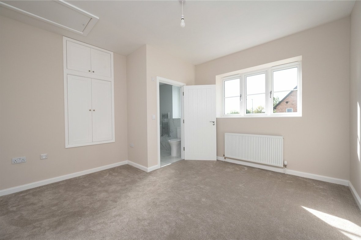 2 Bedroom House Sold Subject to ContractHouse Sold Subject to Contract in Verside, Frogmore St. Albans, Hertfordshire - View 10 - Collinson Hall