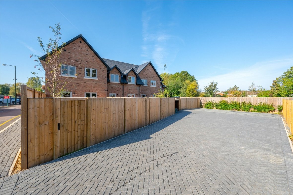 2 Bedroom House Sold Subject to ContractHouse Sold Subject to Contract in Verside, Frogmore St. Albans, Hertfordshire - View 19 - Collinson Hall