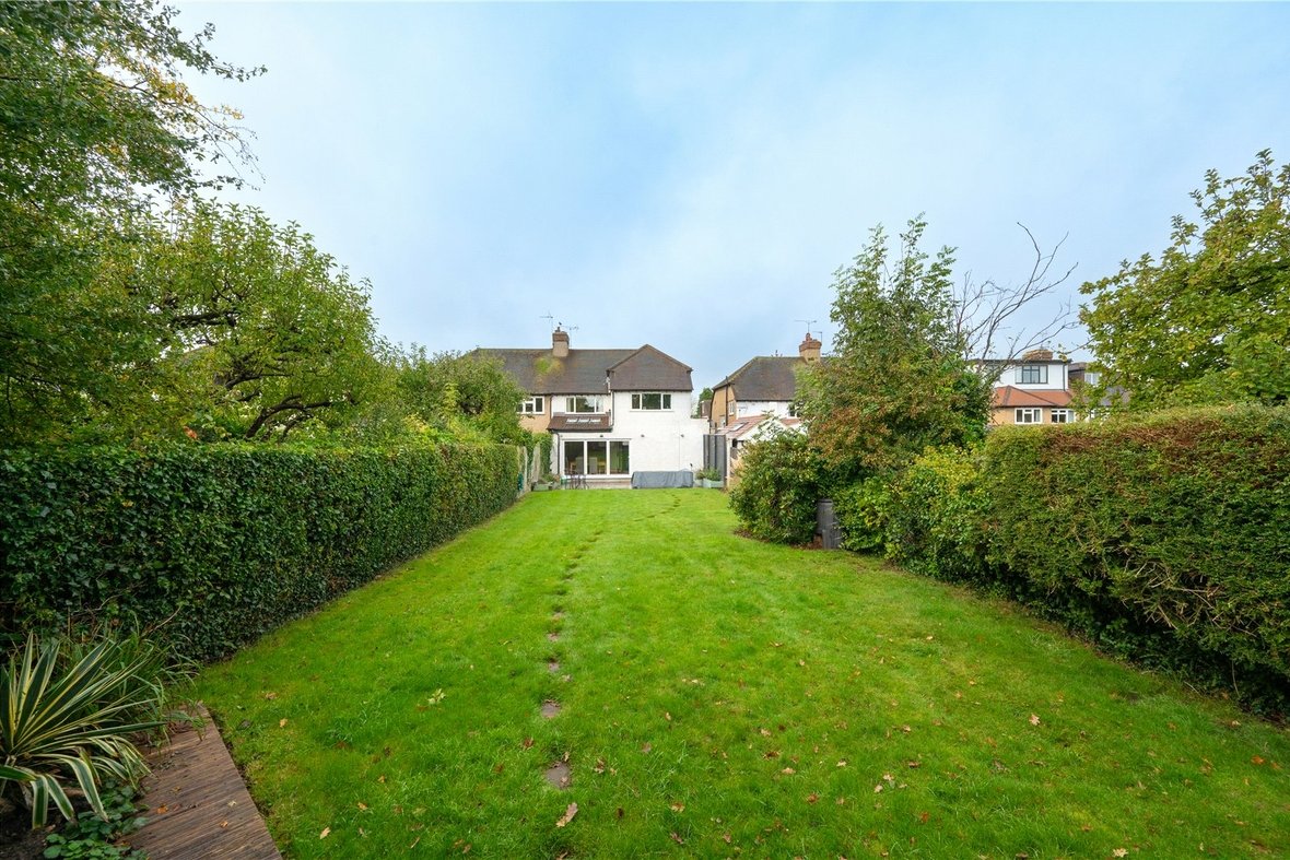 4 Bedroom House Sold Subject to ContractHouse Sold Subject to Contract in Woodland Drive, St. Albans, Hertfordshire - View 11 - Collinson Hall