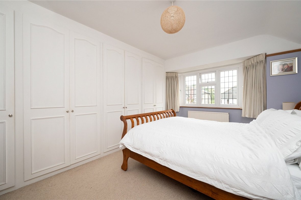 4 Bedroom House Sold Subject to ContractHouse Sold Subject to Contract in Woodland Drive, St. Albans, Hertfordshire - View 8 - Collinson Hall