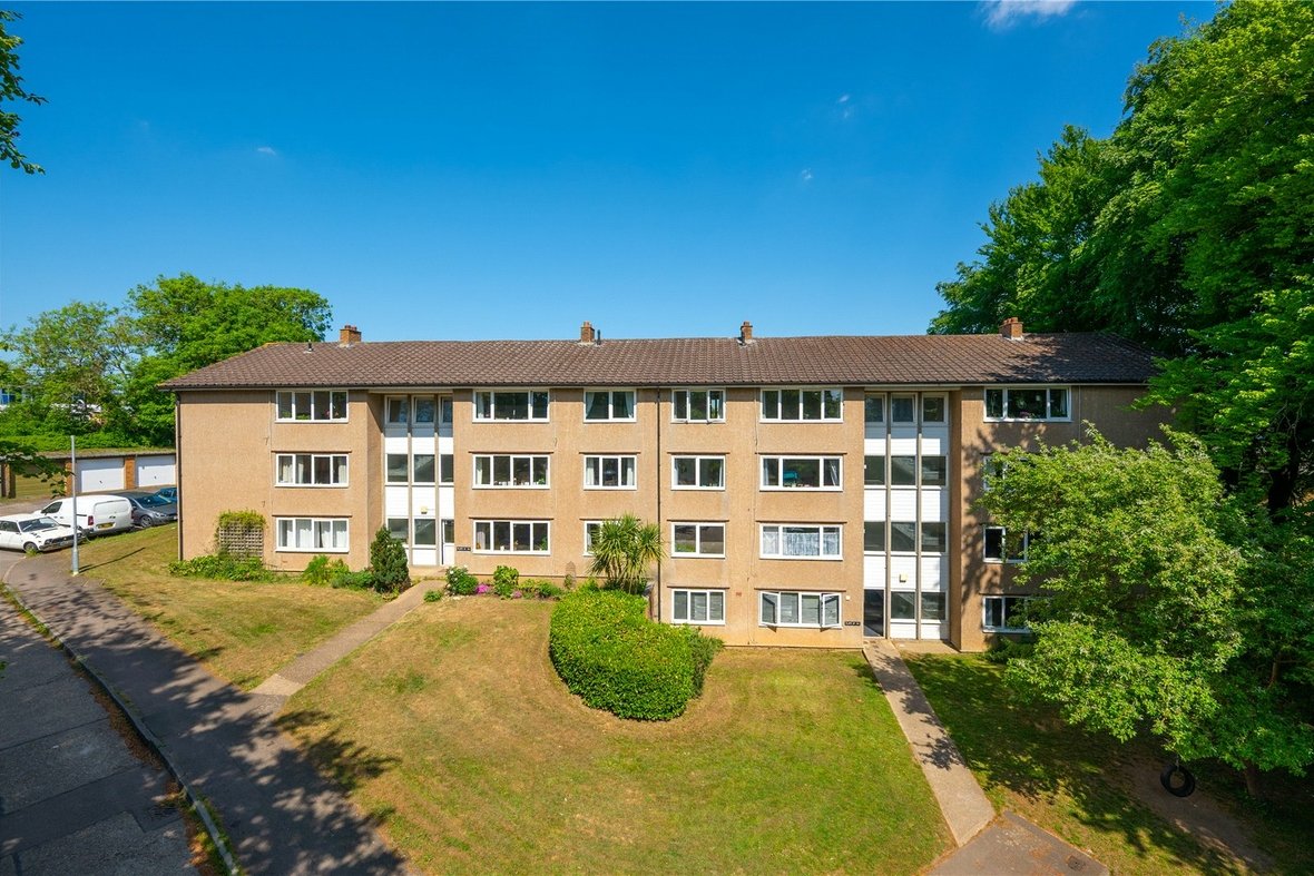 3 Bedroom Apartment For SaleApartment For Sale in Tudor Road, St. Albans, Hertfordshire - View 8 - Collinson Hall