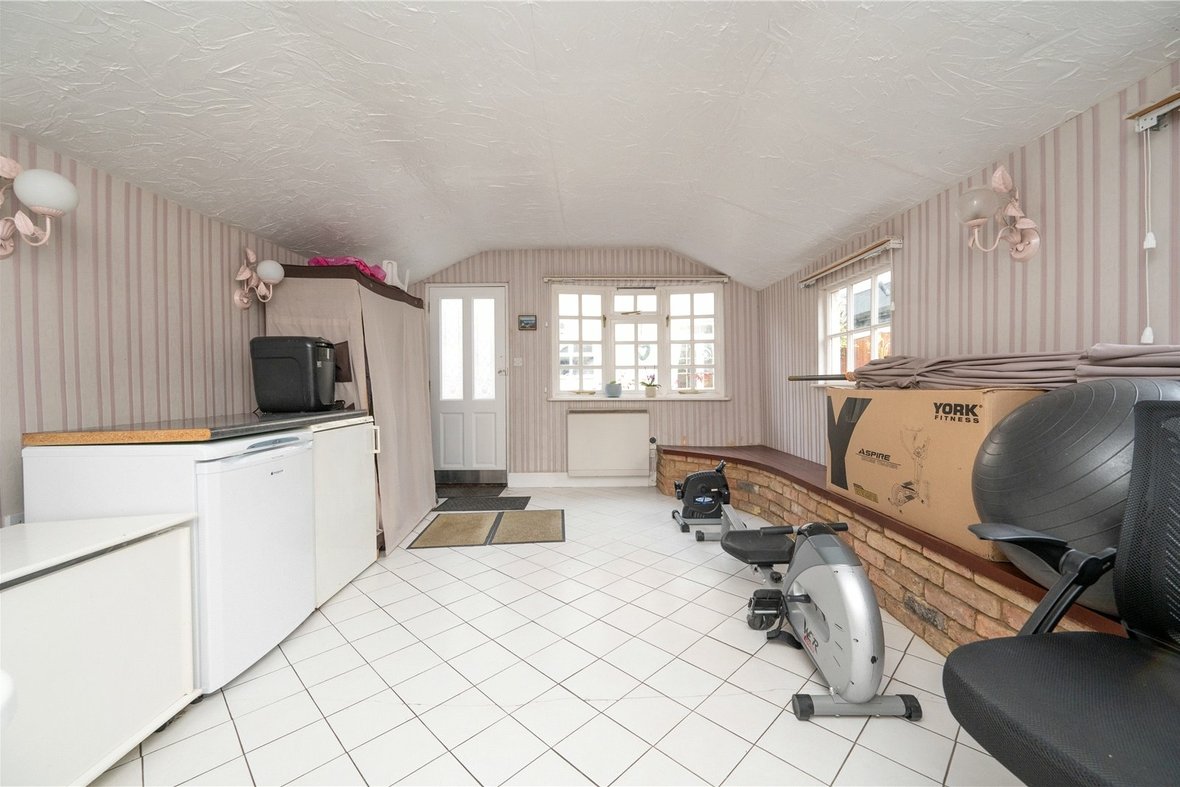 3 Bedroom House For SaleHouse For Sale in Hatfield Road, St. Albans, Hertfordshire - View 11 - Collinson Hall
