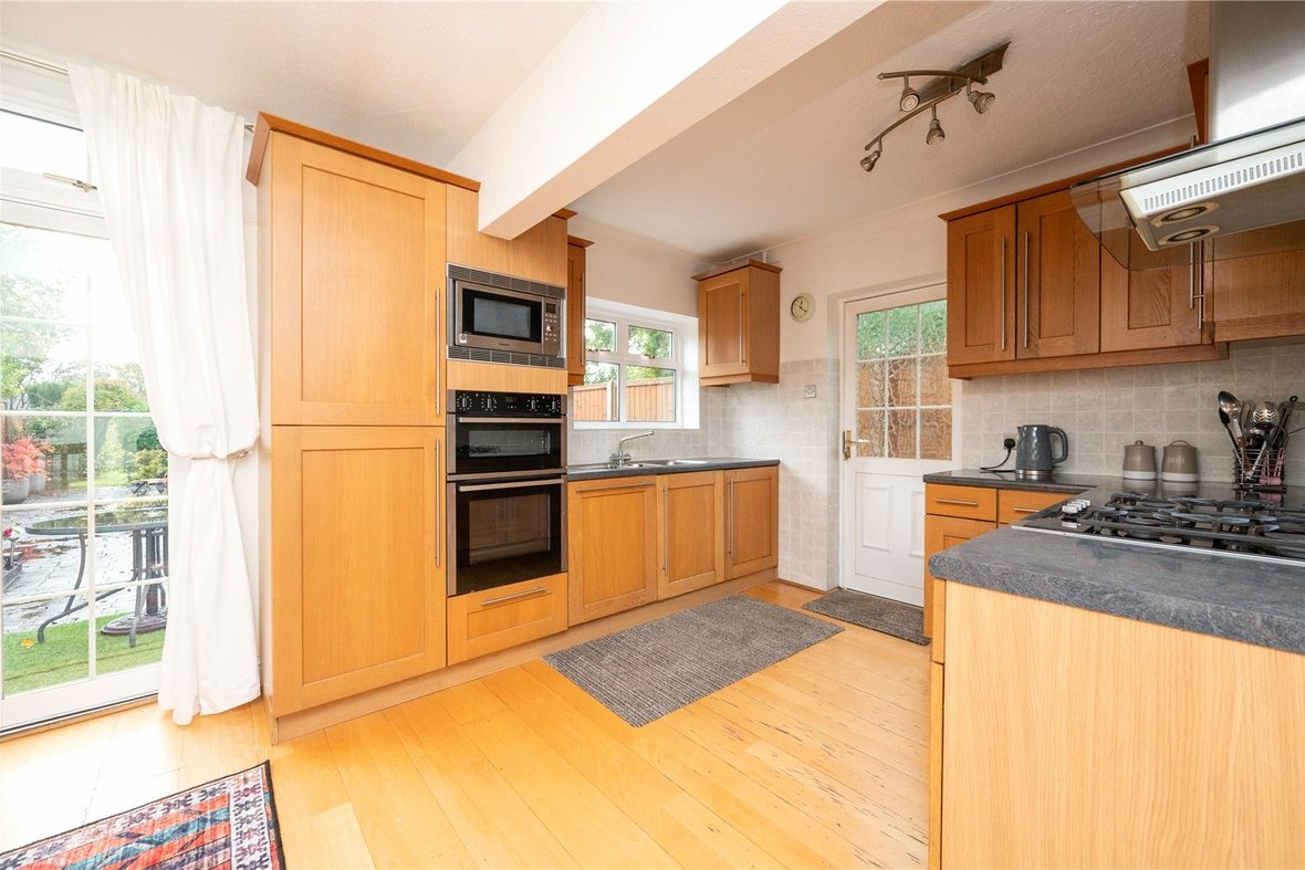 3 Bedroom House For SaleHouse For Sale in Hatfield Road, St. Albans, Hertfordshire - View 3 - Collinson Hall