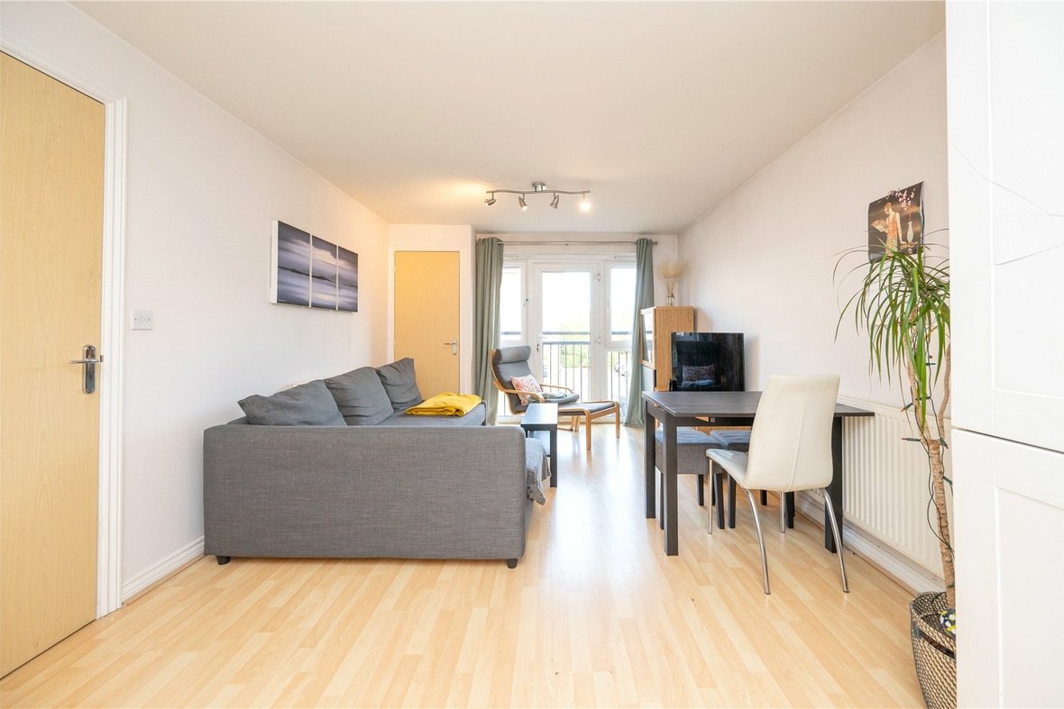 2 Bedroom Apartment LetApartment Let in Flat 5, Loyd Court, 63 Russet Drive, St. Albans - View 8 - Collinson Hall