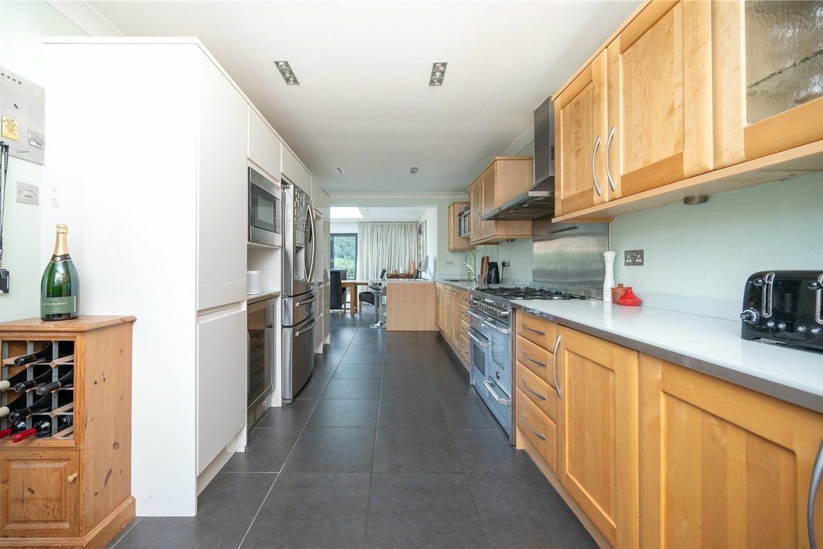 5 Bedroom House For SaleHouse For Sale in Park Street Lane, Park Street, St Albans - View 19 - Collinson Hall