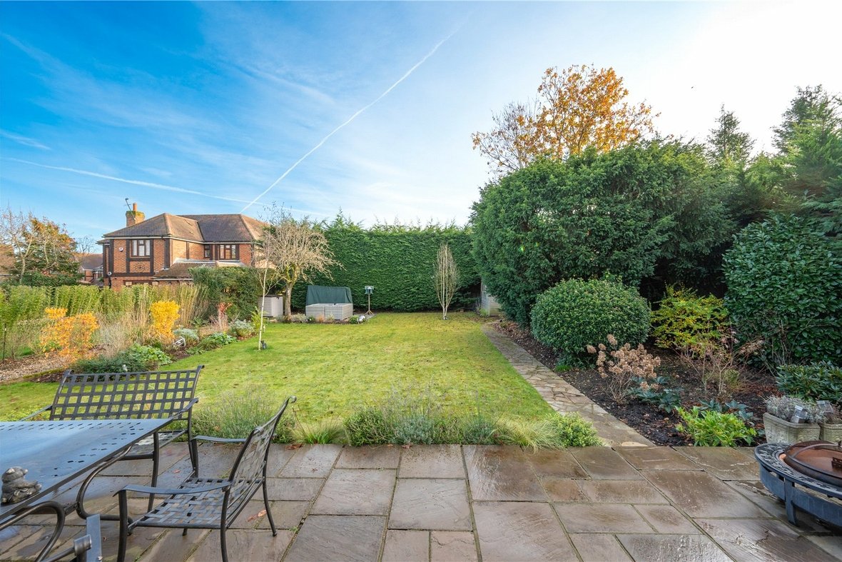 5 Bedroom House For SaleHouse For Sale in Park Street Lane, Park Street, St Albans - View 24 - Collinson Hall