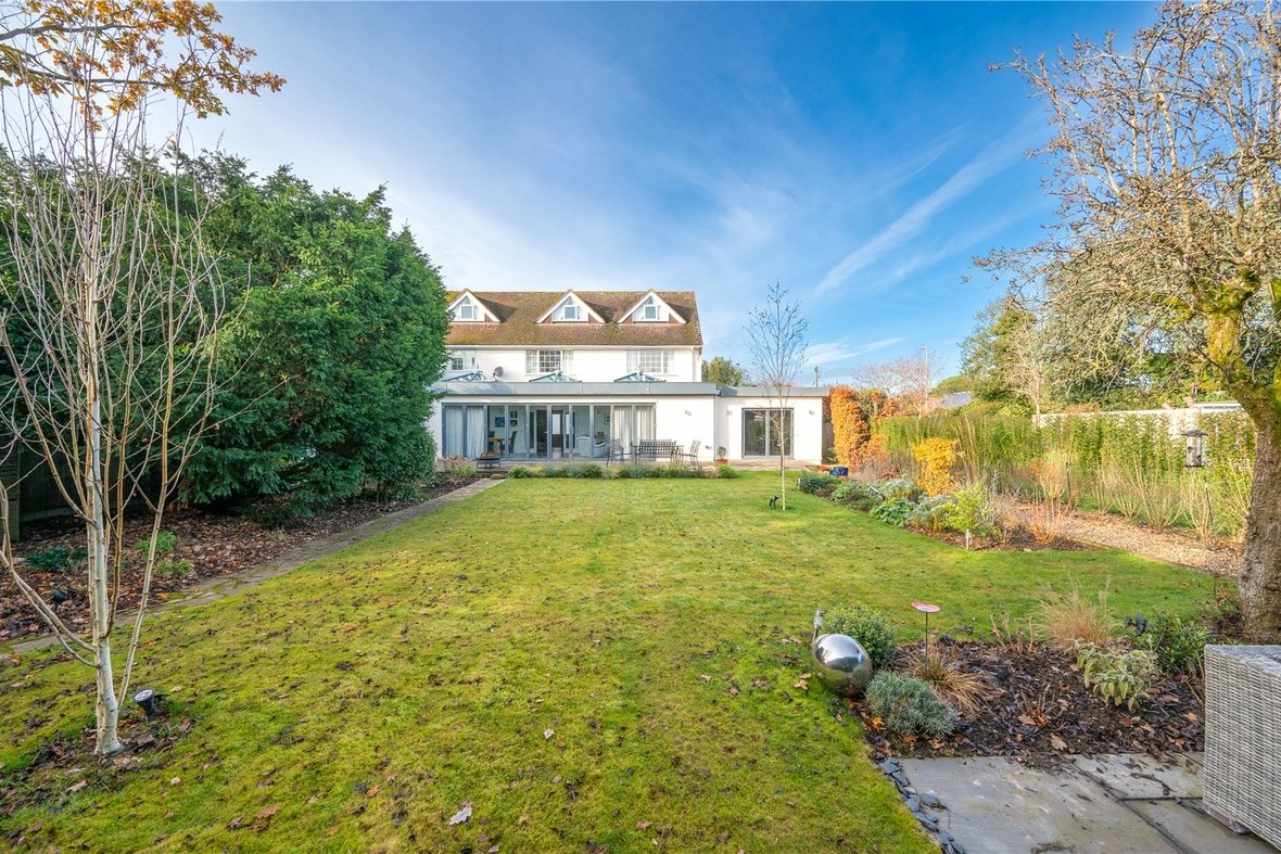5 Bedroom House For SaleHouse For Sale in Park Street Lane, Park Street, St Albans - View 3 - Collinson Hall