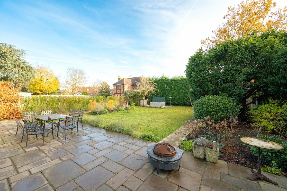 5 Bedroom House For SaleHouse For Sale in Park Street Lane, Park Street, St Albans - View 2 - Collinson Hall