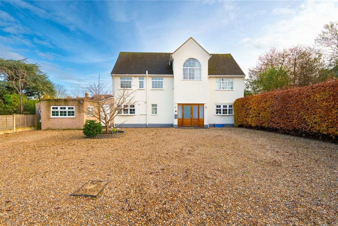5 Bedroom House For SaleHouse For Sale in Park Street Lane, Park Street, St Albans - View 1 - Collinson Hall